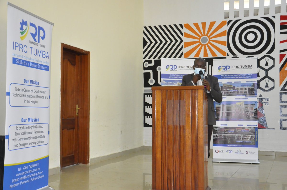 Tumba_College's tweet photo. Kuri uyu munsi wa 5, nibwo habaye umuhango wo gusoza icyumweru cy'Intore mu zindi @TumbaCollegeTCT cyasojwe n'umuyobozi w'Akarere w'ungirije ushinzwe imibereho myiza y'abaturage @rulindodistrict Bwana. Théophile Mutaganda, washimye Abatozwa uko bitwaye muri #inductionweek2022. https://t.co/gppxu86CBx
