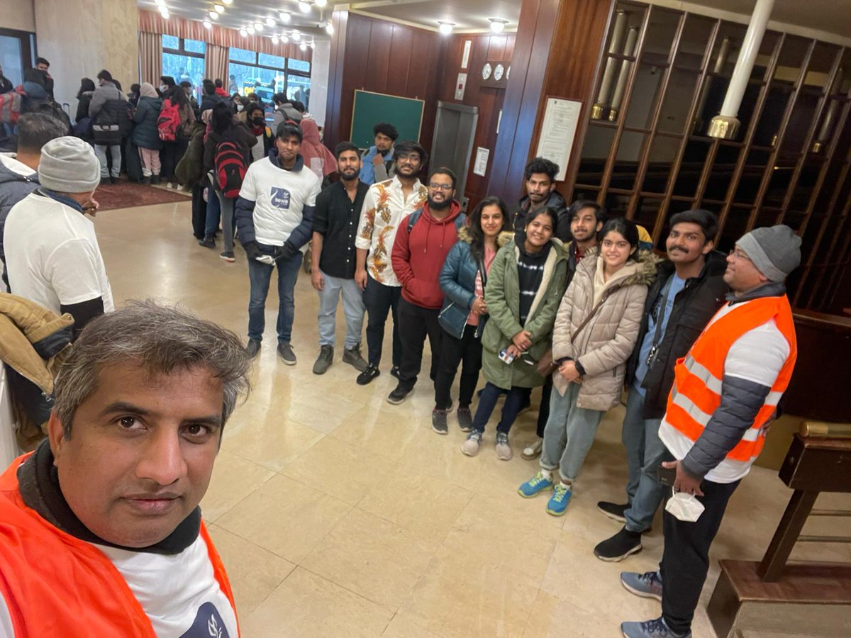 sewausa's tweet photo. Sewa International Europe Volunteers assist students and families who are leaving Ukraine at various border checkpoints.
#SewaEurope #sewainternational #sewauk #sewainternationalusa #sewainukraine https://t.co/U4lwmgulGR