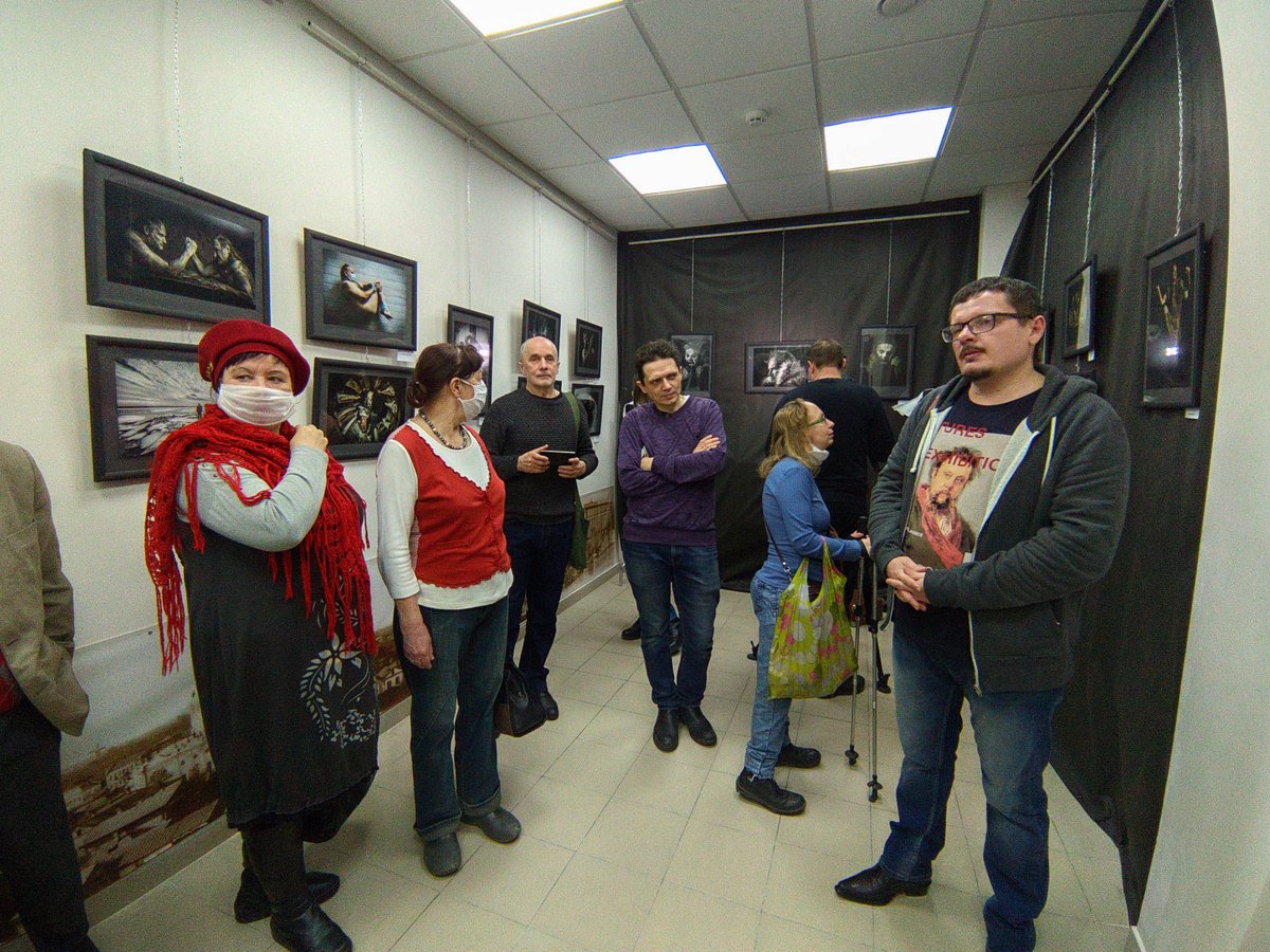 В Доме Бадигина открылась фотовыставка Евгения Туркова

Один многогранный и разносторонний человек – в арт-пространстве «Дом Бадигина» открылась выставка фоторабот «А2». Евгений Турков, автор фотографий, изобразил одного человека в различных образах!