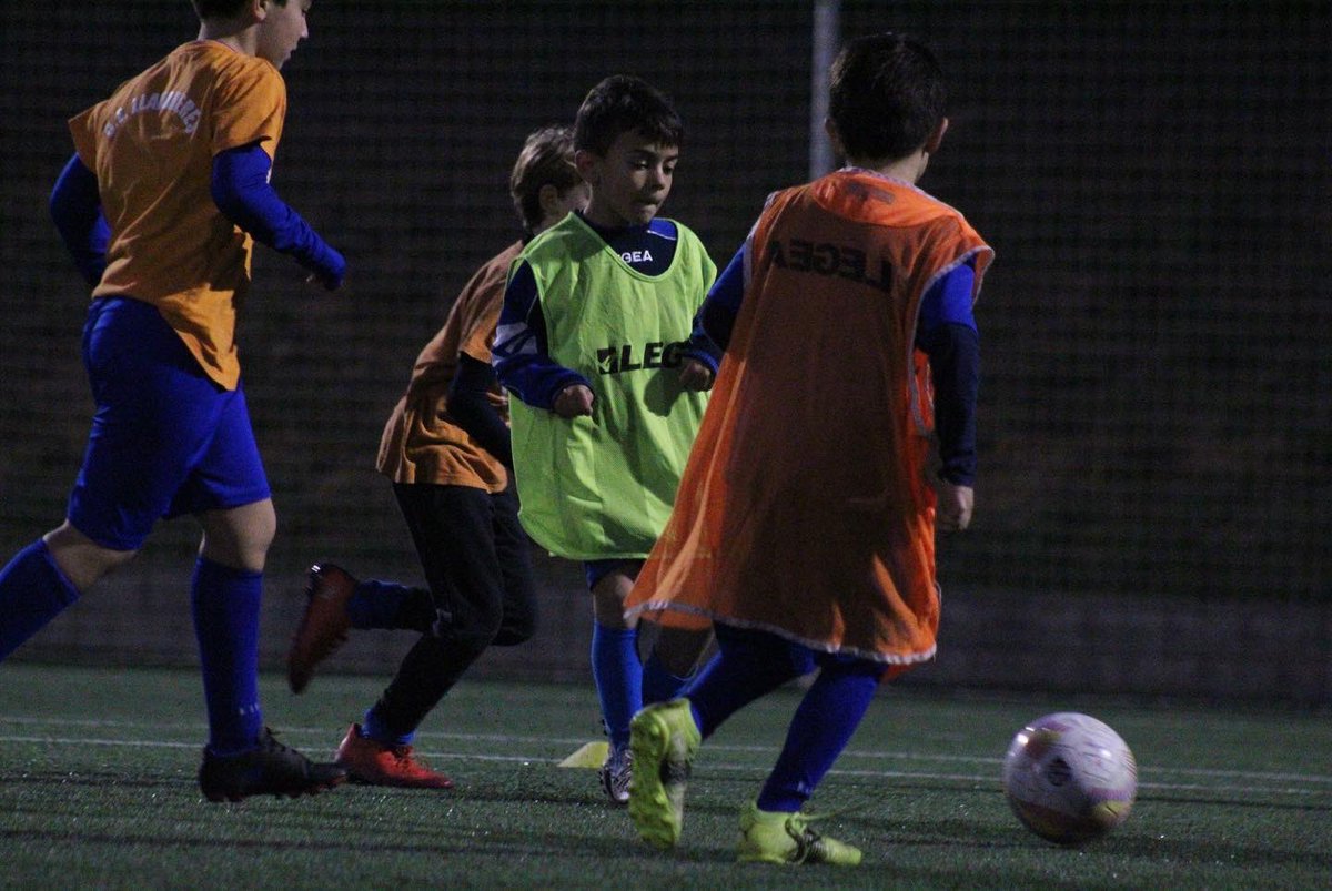 CELlavaneres's tweet photo. El Benjamí ‘B’ està preparat per competir. A per totes petits! 💙 https://t.co/jDWhwOMiyA