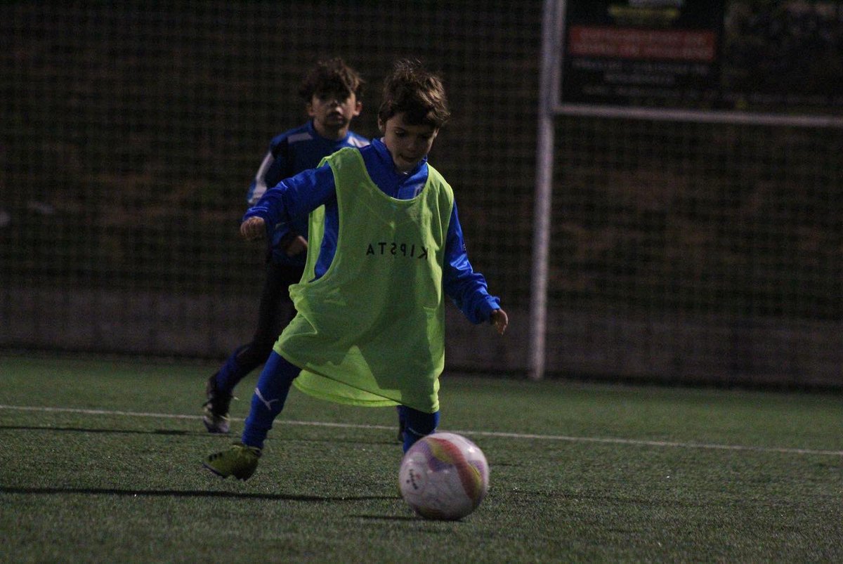 CELlavaneres's tweet photo. El Benjamí ‘B’ està preparat per competir. A per totes petits! 💙 https://t.co/jDWhwOMiyA