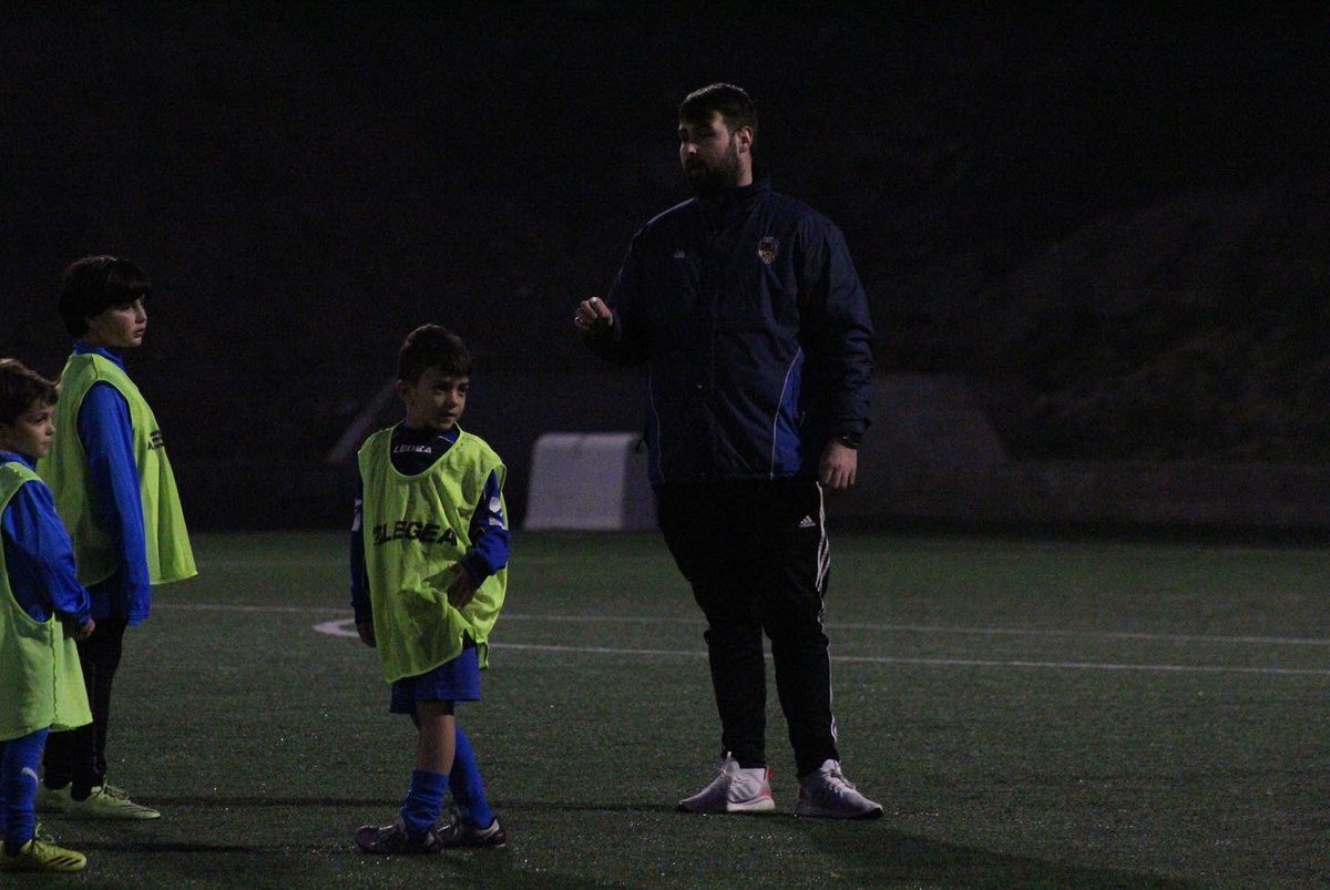CELlavaneres's tweet photo. El Benjamí ‘B’ està preparat per competir. A per totes petits! 💙 https://t.co/jDWhwOMiyA