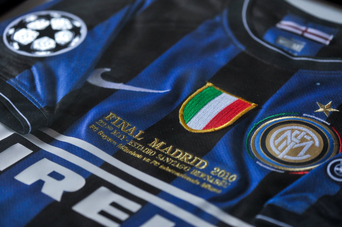 ChampionsLeague's tweet image. Which player do you associate with this 👕?

#UCL