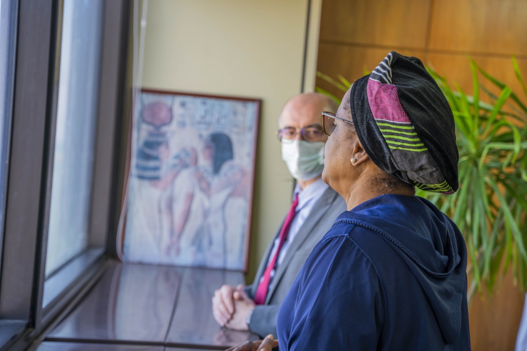 LaConfejes's tweet photo. Madame le Secrétaire général de @LaConfejes s'est rendue au siège de l'#Université #Senghor d'#Alexandrie. Elle a été reçue par le Recteur, Monsieur @thierryverdel. Ils ont échangé sur la consolidation de leur coopération et la recherche de nouvelles pistes de collaboration. https://t.co/PDDFJp9Hid