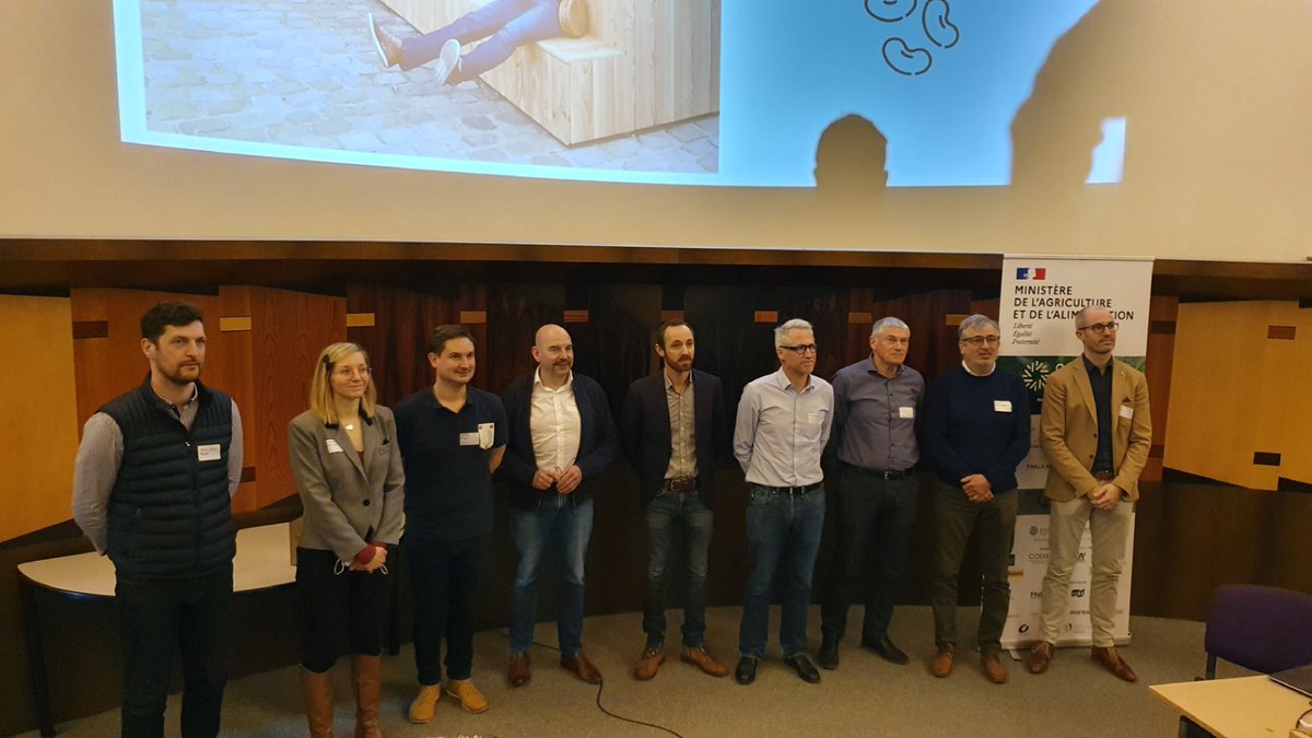 CanopeeChalleng's tweet photo. Félicitations 👏 à SYLVIACARE et horizon bois lauréats de l'étape #ouest du #concours d'innovation Canopée Challenge , mais aussi à Songes et Jardins prix coup de cœur catégorie #développement et EcoSafeWood prix coup de cœur catégorie #création. https://t.co/3R6nLulDaW