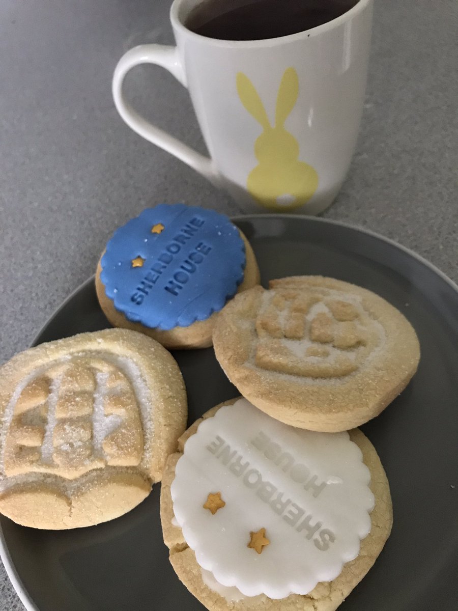 JulesMountain's tweet photo. More #HaresOfHampshire leveret deliveries to Hampshire #schools today: now enjoying a cup of @ahmadteaUK Earl Grey and a biscuit from @Sherborne_House school. Can anyone explain why school kitchen biscuits are THE best biscuits ever? @Themurrayparish Trust https://t.co/M2AIxbJrYy