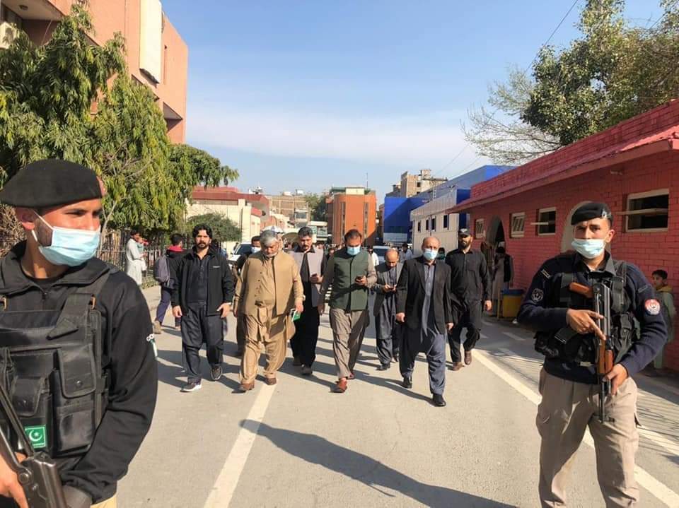 orakzai1's tweet photo. Secy Health  alongwith the HD to oversee the Health care response to the tragic incident of bomb blast in Pesh. MTI LRH  health care professionals proactively engaged and leaving no stone unturned in provision of services
@jhgr 
@IMMahmoodKhan https://t.co/YqfPrVhXIb