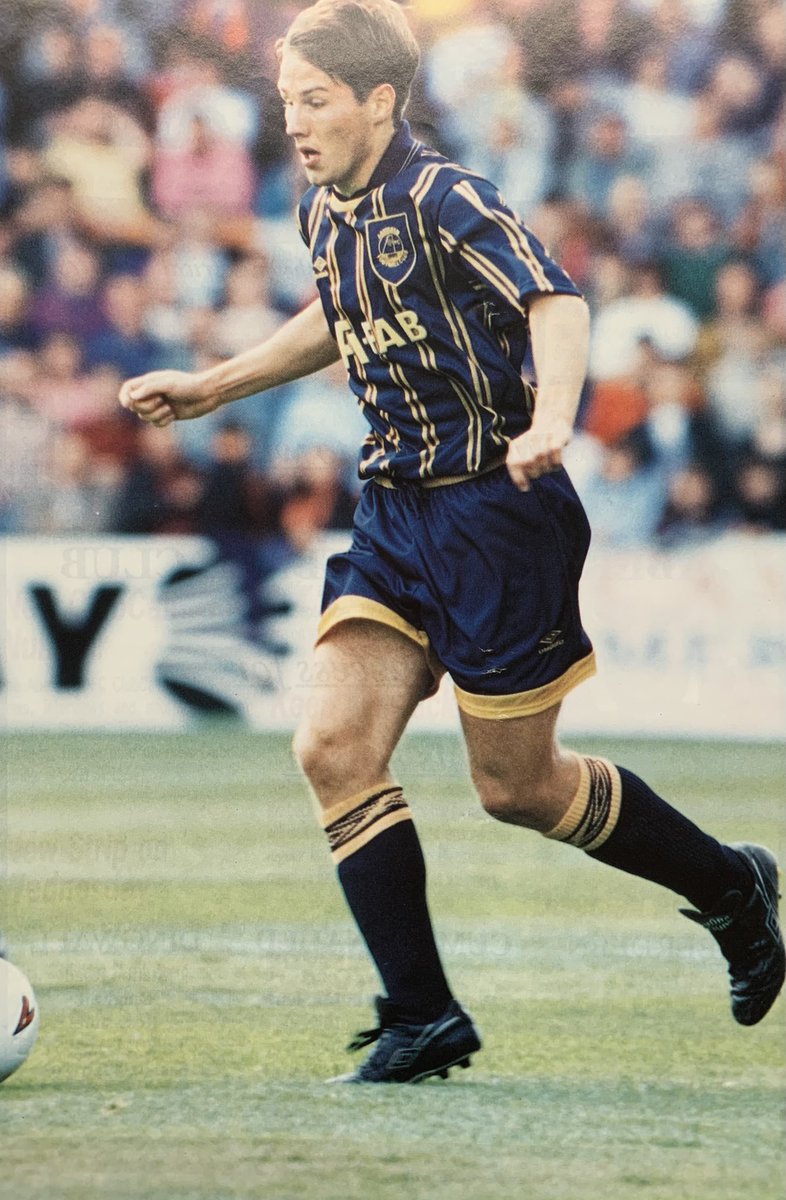 The golden rule of this feed, there’s no such thing as too many rarely-shared Eoin Jess images.

And that away kit too. 😍