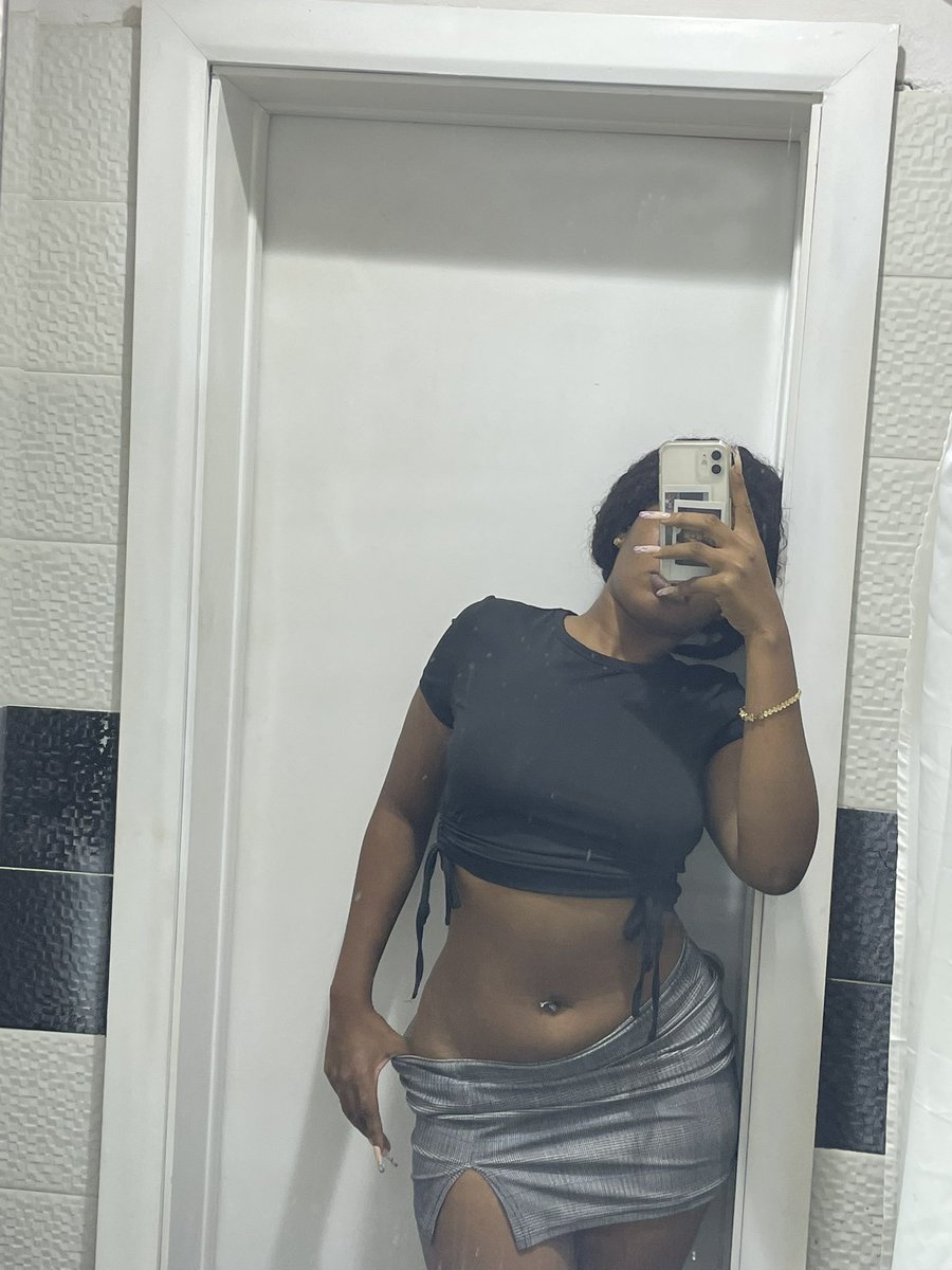 Tliciious's tweet photo. That African waist https://t.co/tcvK9TJHYb
