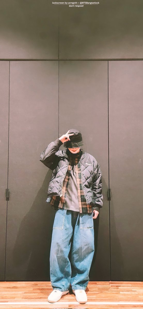 BTSBangtanLocks's tweet photo. Lockscreen's | @BTS_twt ♡·˚ 
#BTS update 🐰
#방탄소년단  #WallpapersBL 

#pyvgguk https://t.co/6NOH8T4KGZ