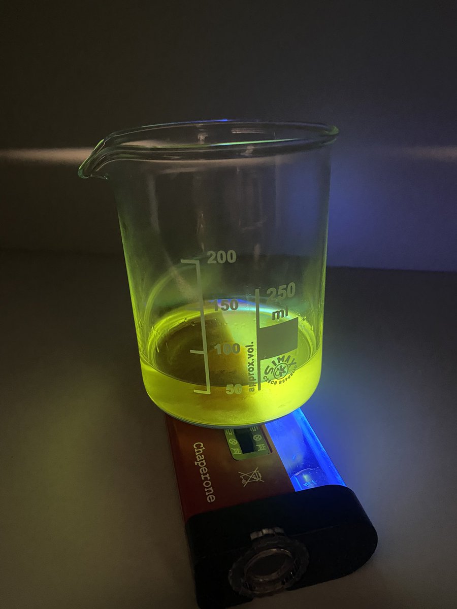 HolyroodScience's tweet photo. Science club were investigating how to use UV-reactive curcumin extracted from turmeric to create anthotype prints 🌱🌿☀️ #TECHOGNITION #technicianled #stem #anthotype #scienceclub #technicianledscience https://t.co/JTIUQY9bQA