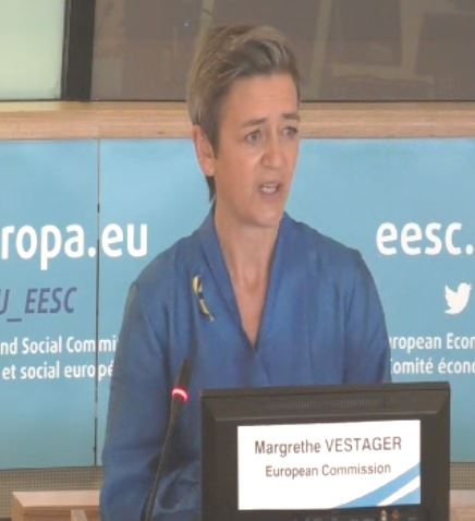 EESC_INT's tweet photo. 📢"Now more than ever, we need to play to our strengths: openness, a commitment to the #RuleOfLaw and the #Resilience that comes from #CompetitiveMarkets" - @vestager on the sustainable future of #EuropeanIndustry.
#IndustrialEcosystems #StrategicAutonomy #JustTransition https://t.co/9C9Rjd4IZg