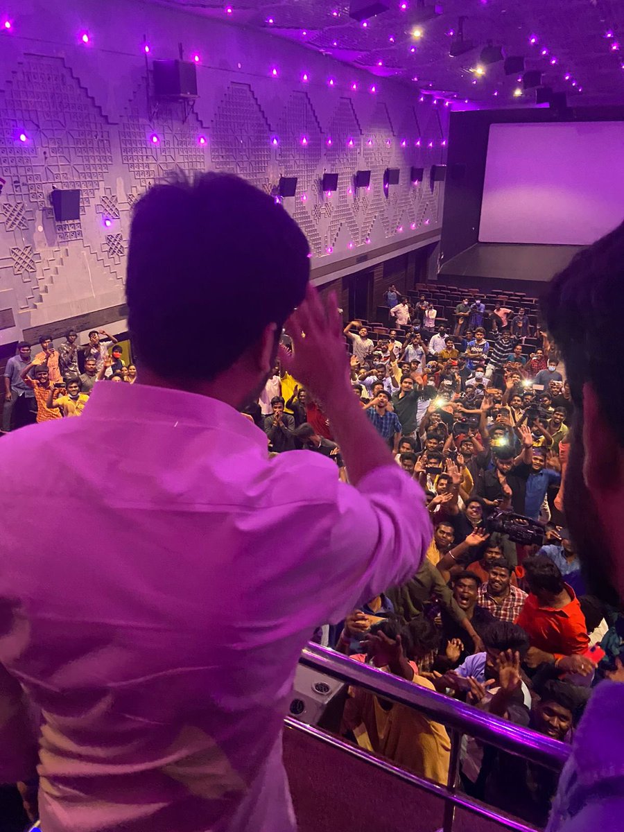 RohiniSilverScr's tweet photo. #Maanaadu blockbuster celebrated 100 days of continuous run with the STAR himself STR 🎉🎊🪅 https://t.co/6ETUjHUAH3