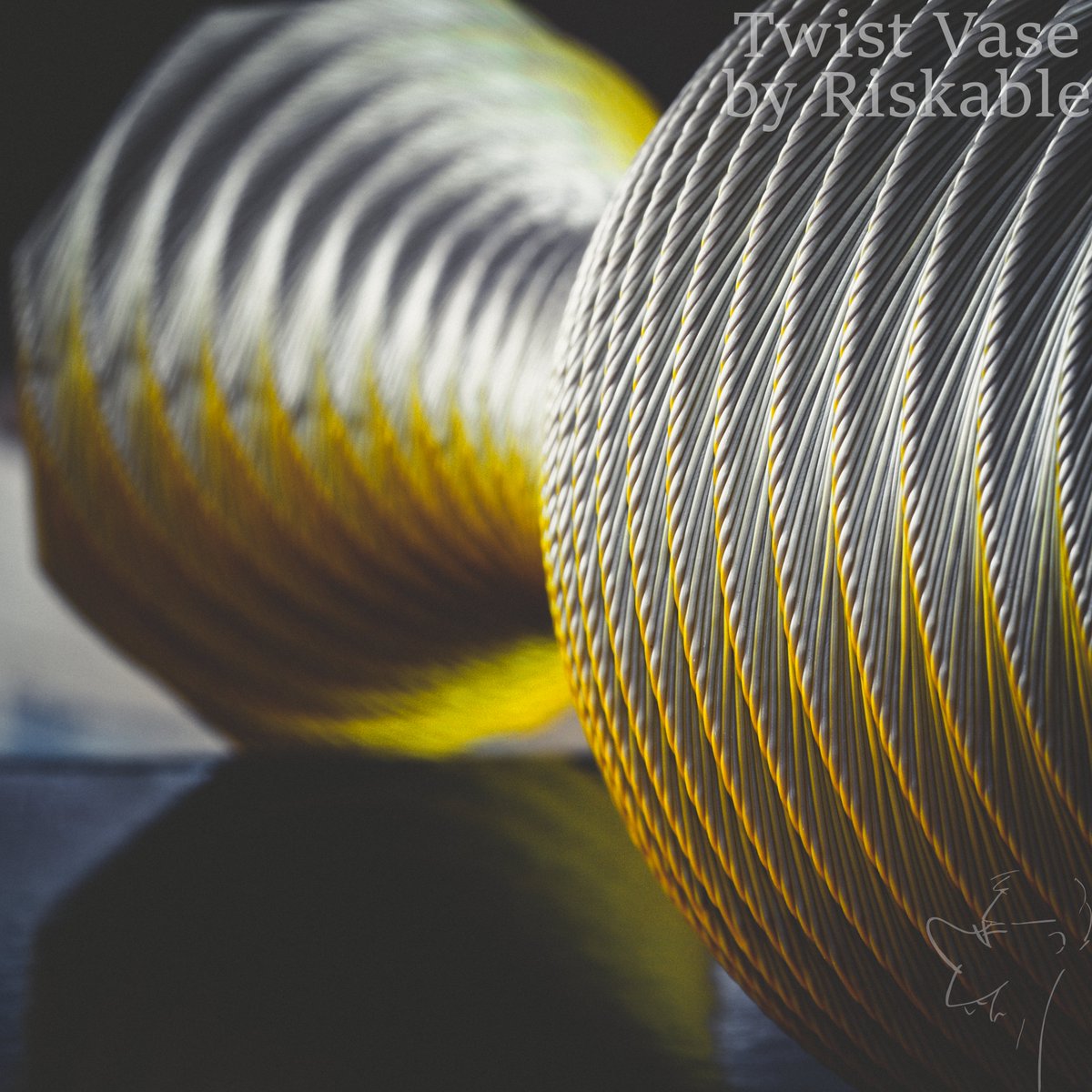 HeinoK1's tweet image. "Everything is nothing with a twist"

Awesome Textured Twist Vase by @riskable in amazing Gold-Aluminium dualcolor filament by @FilamentRedline 

prusaprinters.org/prints/24159-t…