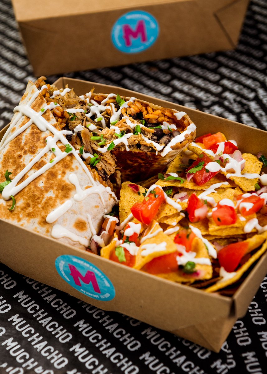 Oh so slow-cooked tender pork carnitas in orange and local herbs and spices, stuffed inside a big, soft flour tortilla, loaded with salsa, rice and black beans, and topped with sour cream and pico de gallo. Served with corn chips. Available from 12pm. Every day. 😍 🌶️😋