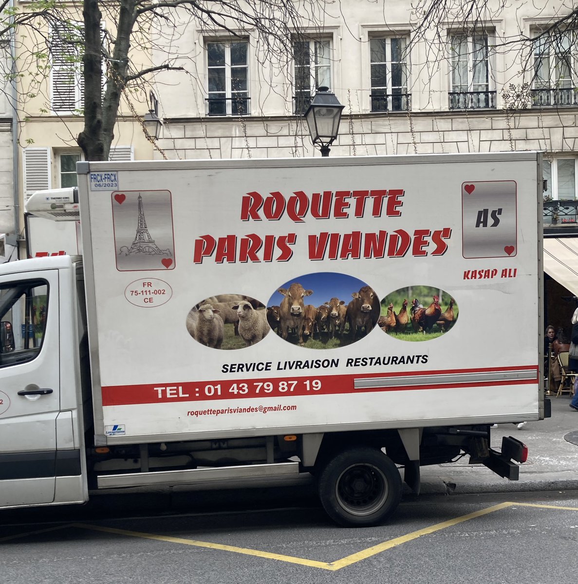 AnneLaurePierre's tweet photo. Plus rare et originale que ce Banco dévoyé 🤣 du même #Excoffon #typo#font #typography https://t.co/FpQIcP224J