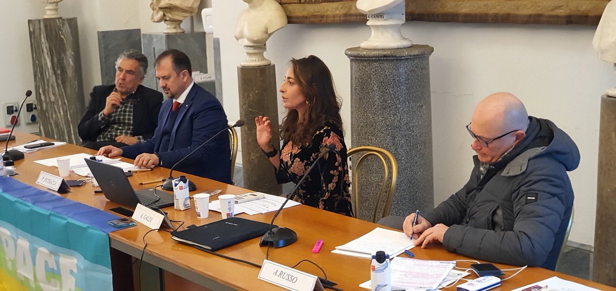 Acli_nazionali's tweet photo. #Alzarelosguardo Antonella #Galdi @comuni_anci "Abbiamo bisogno di nuovo welfare ma non dobbiamo mai far perdere ruolo di coordinamento della PA nel processo di coprogettazione e coprogrammazione. Voi potete essere promotori di questo coinvolgimento" @PPetracca1 @fabriziobarca https://t.co/9yknA3OTti