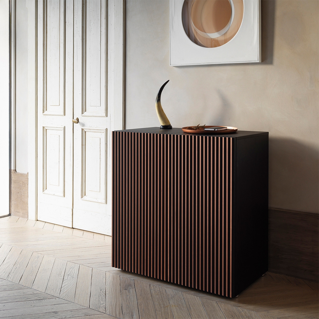 Leon Wood was born in 2002. A sideboard inspired by “Ploughed Fields”, a work by Leon Tarasewicz, exhibited at the Venice Bienniale in 2001. Art beyond design. horm.it/landing/leonwo…