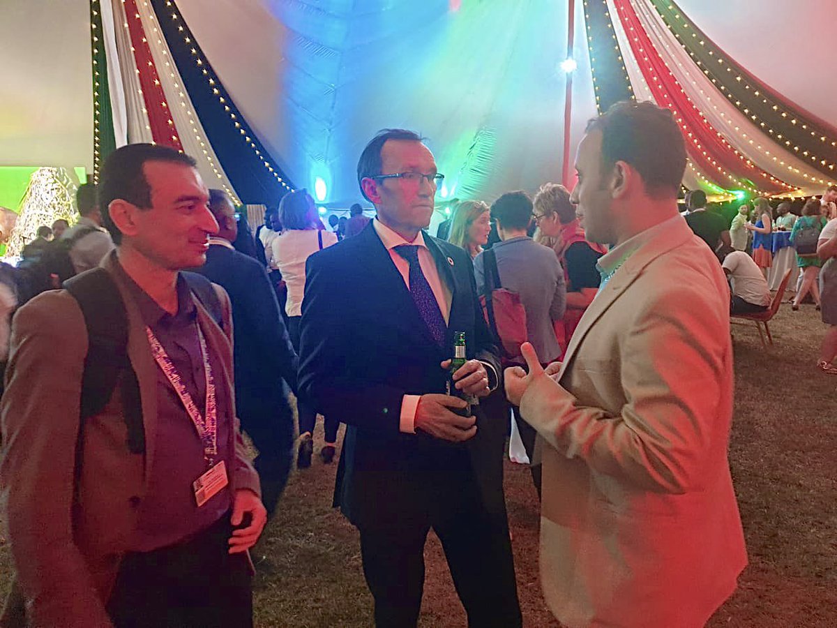 ylefoundation's tweet photo. Quick discussion with tho most busy man 😍 Minister of Environment in Norway and the president of #UNEA5 about the COP27 and how we can cooperate between Norway Govemment and Egyptian civil society @NorwayAmbEgypt @NorwayinEgypt @EspenBarthEide @andersen_inger #cop27 #ylecop https://t.co/NLXOxAyQik