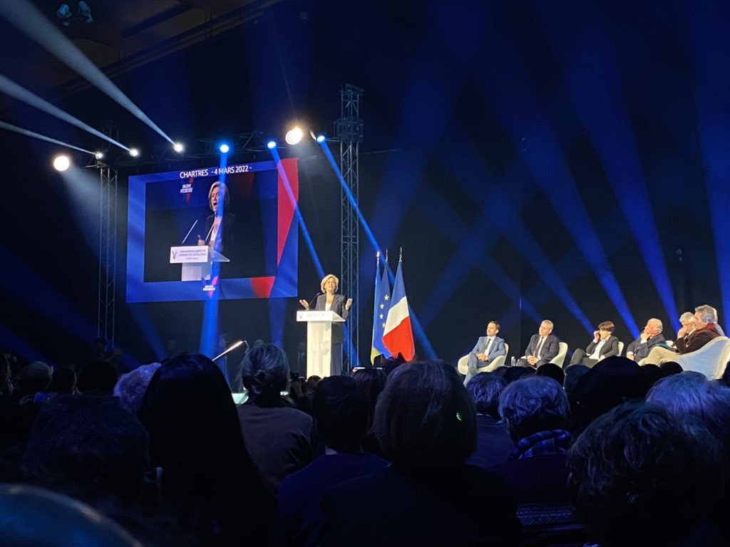 G_Lefrand's tweet photo. Présent a #Chartres avec les élus de l’Eure pour assister à la présentation du projet de Valérie #Pécresse pour les territoires. 

#NouvelleFrance #Pecresse2022 #PecresseChartres https://t.co/7XVnTO0mXs