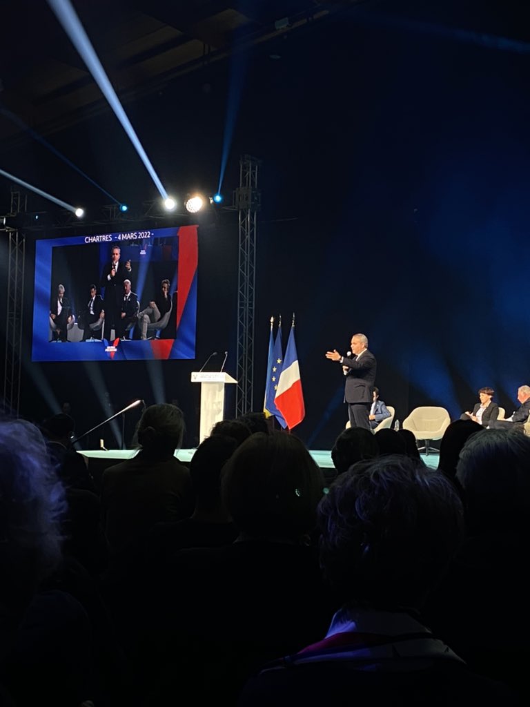 G_Lefrand's tweet photo. Présent a #Chartres avec les élus de l’Eure pour assister à la présentation du projet de Valérie #Pécresse pour les territoires. 

#NouvelleFrance #Pecresse2022 #PecresseChartres https://t.co/7XVnTO0mXs