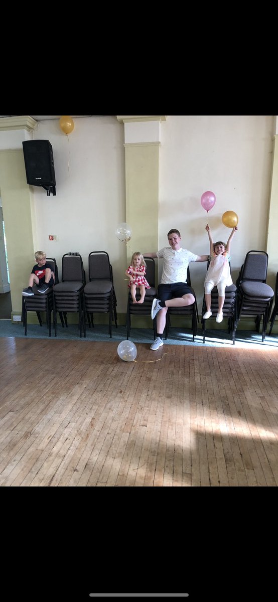 MoonandBear14's tweet photo. @DGohrey Happy Birthday Sienna We Love You Loads 💜 🎉 https://t.co/fl0j7Ic7yF