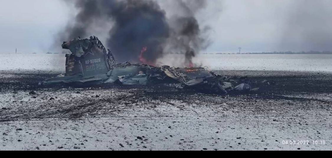 Rusya'ya ait RF-93026 kuyruk numaralı bir Su-25SM, Volnovakha'da Ukrayna güçleri tarafından vuruldu.

#StopPutinNOW