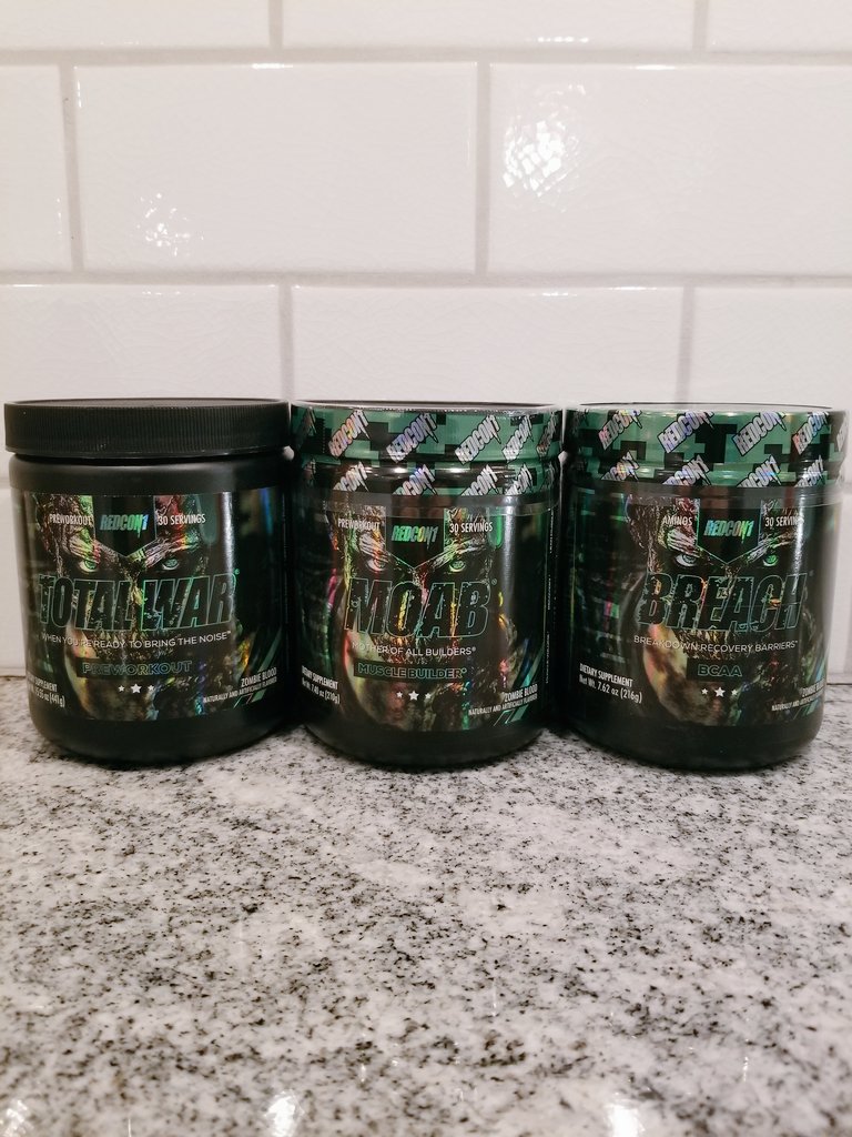 AThiSecond's tweet photo. Gang's all here! #redcon1 #redcon1tieroperator #higheststateofreadiness #FridayMotivation #flexfriday #FridayFitness https://t.co/6mZXjarRsn