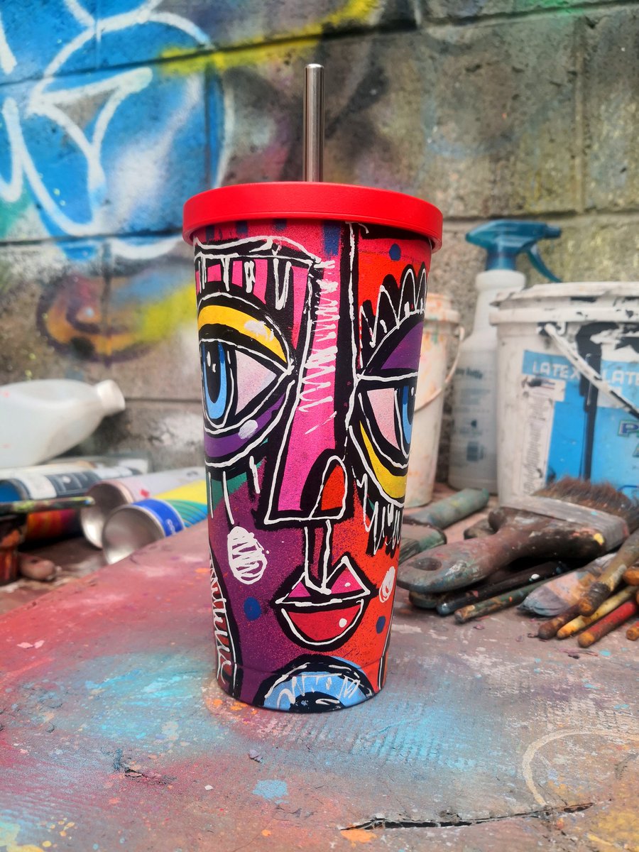 ReiBlinky's tweet photo. Tumbler, pintao a mano
#art #mixedmedia #abstractart #miami #nyc #tropicallife #colorfullife #abstractatropicalproject #costume https://t.co/r8tteD0VG0