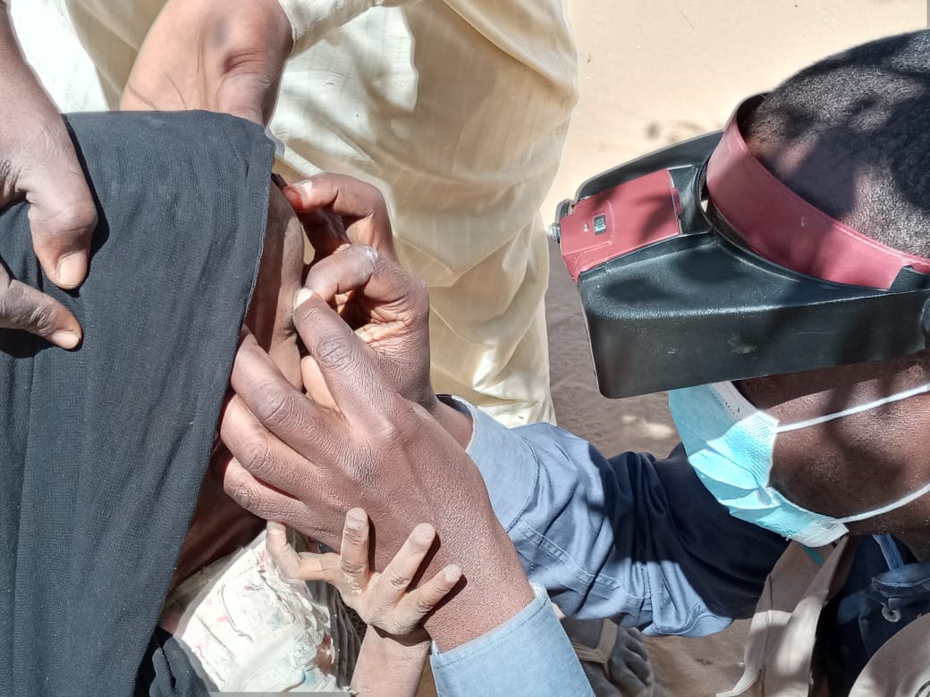 Sightsavers's tweet image. Here, health workers are examining people&apos;s eyes in Chad. Accurate #data is key for ministries of health to tackle trachoma in their countries, and the #TropicalData initiative can provide them with the information they need. @OPC_NGO