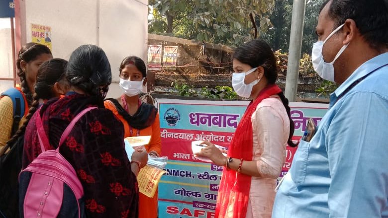 SafeApproachNGO's tweet photo. अवेरनेस्स प्रोग्राम 

#donate #DHANBAD #SAFEAPPROACH #NGO #SHELTERHOME https://t.co/xeYloCZmXK