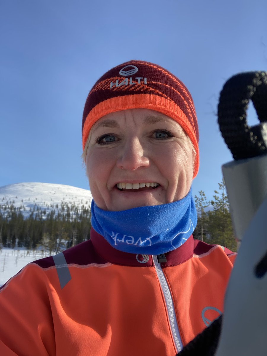 Då <a href="/larslosvik/">Lars Losvik</a> och jag startade <a href="/losvikflen/">Losvik & Flen</a> lovade vi att det aldrig får bli så bråttom att vi inte hinner skida också. Den här hemska veckan kräver ordentliga kilometrar för att kompensera allt elände. Jag patrullerar Ylläsfjällen och Lars får ni på söndag heja på i Vasaloppet.