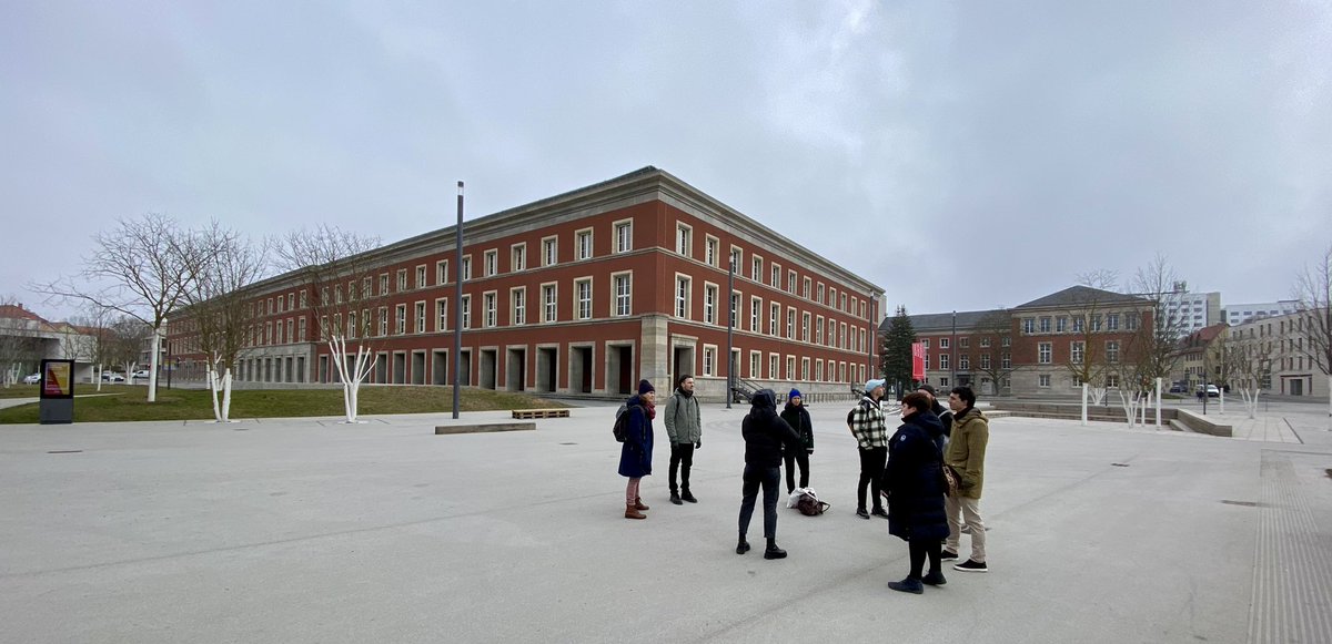 ddsummerschool's tweet photo. Zusammen mit der @KlassikStiftung im Weimarer Quartier der Moderne und im Museum Neues Weimar - in Vorbereitung auf einen praktischen Workshop zu Mitmachangeboten des „Sprachlabor unterwegs“ https://t.co/3hyEOI6XT9