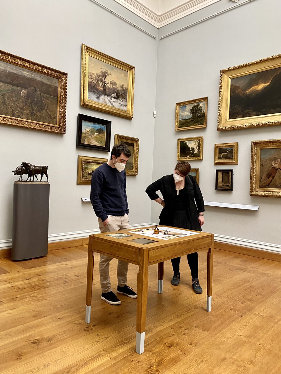 ddsummerschool's tweet photo. Zusammen mit der @KlassikStiftung im Weimarer Quartier der Moderne und im Museum Neues Weimar - in Vorbereitung auf einen praktischen Workshop zu Mitmachangeboten des „Sprachlabor unterwegs“ https://t.co/3hyEOI6XT9