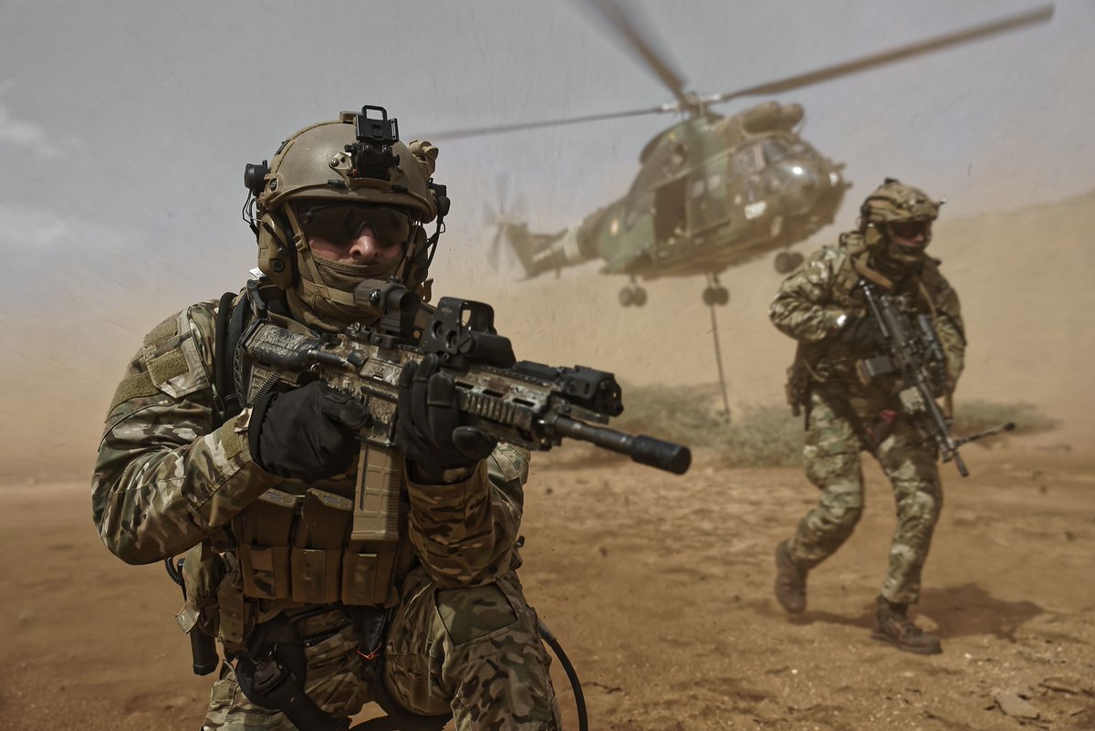 armeedeTerre's tweet photo. Renforcement des capacités de combat des forces terrestres 💥, renouvellement de blindés et modernisation d'équipements intégrés au système #Scorpion 🦂, protection et mobilité du combattant accrues ✅...

Une @armeedeterre #ÀLaHauteur des chocs futurs.
#LPM #CapaciTerre https://t.co/ZXrzuVRsE9