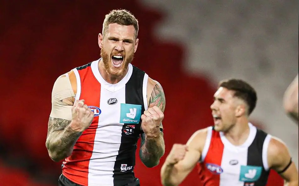 SENVicCountry's tweet photo. NOW | Saturdays in Gippsland with Rob Popplestone and @swatson_12!

@TimMembrey, Jed Lamb, @saleturfclub CEO Brad Evans and @Beau_Vernon1 to join the show!

Listen Live: https://t.co/AyDF2oQQvX https://t.co/wiJG1OKpVi