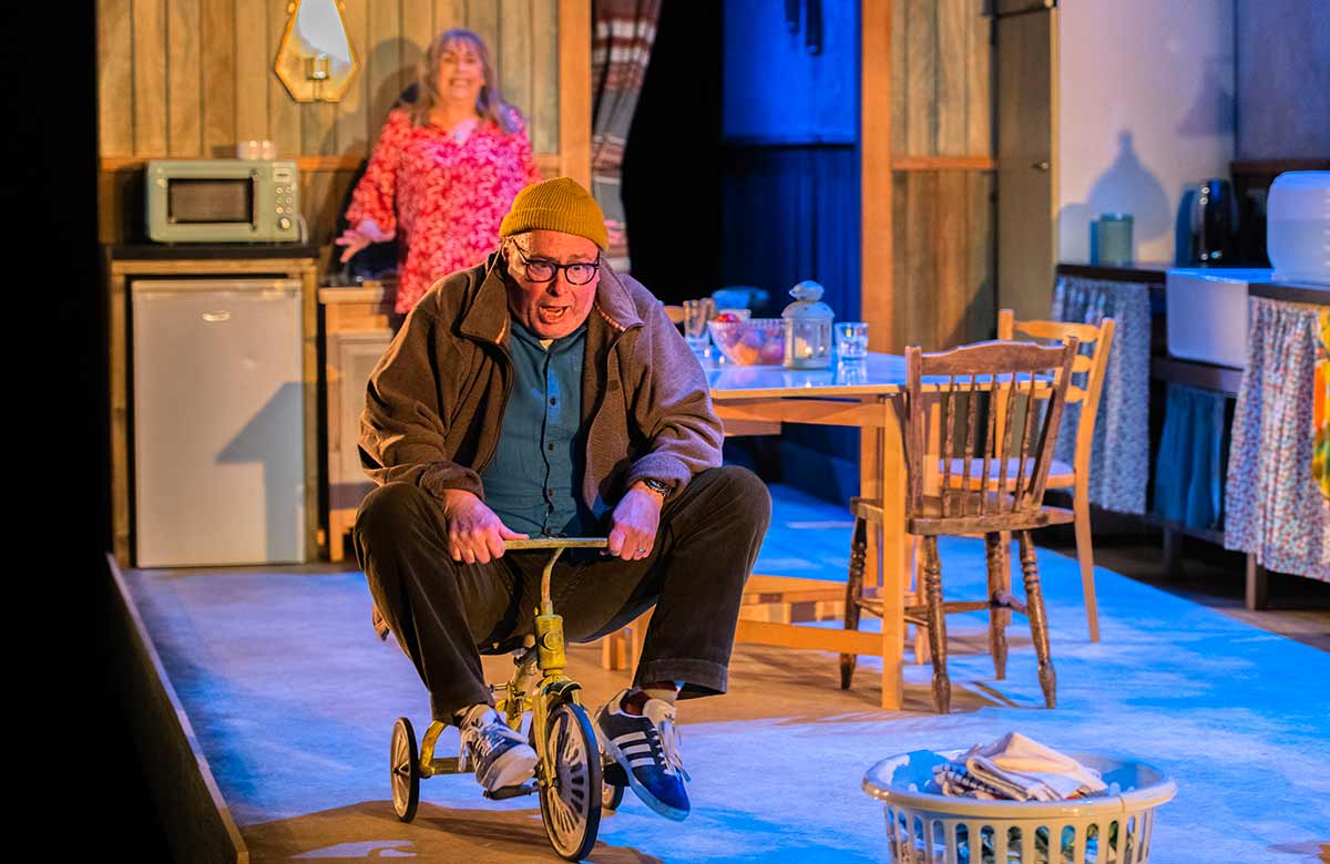 ★★★★★ Review: The Children – Lucy Kirkwood’s existential nuclear thriller gets the production it deserves at <a href="/DundeeRep/">Dundee Rep</a>  bit.ly/3HH9hpD