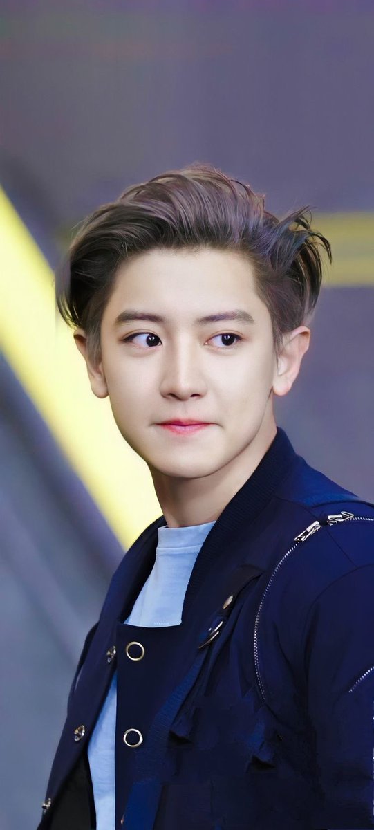 tiny_exo's tweet photo. this chanyeol in dftf is so cute + his cheeks!! 🥺🤍 https://t.co/0gTnNxm21r