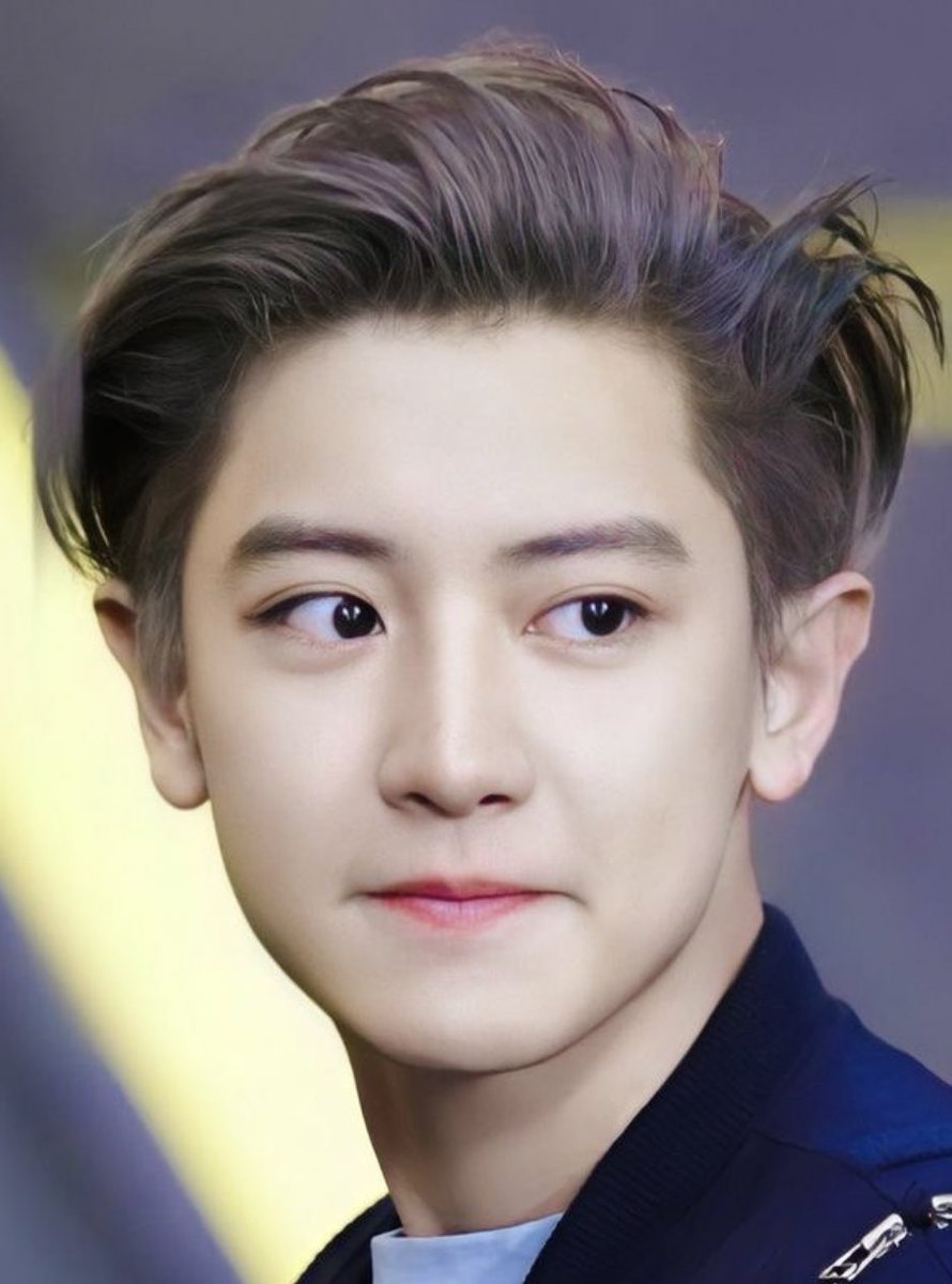 tiny_exo's tweet photo. this chanyeol in dftf is so cute + his cheeks!! 🥺🤍 https://t.co/0gTnNxm21r