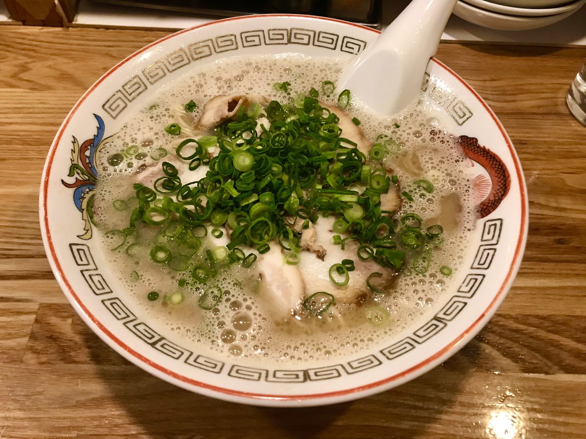 博多ラーメン でぶちゃん　高田馬場本店
