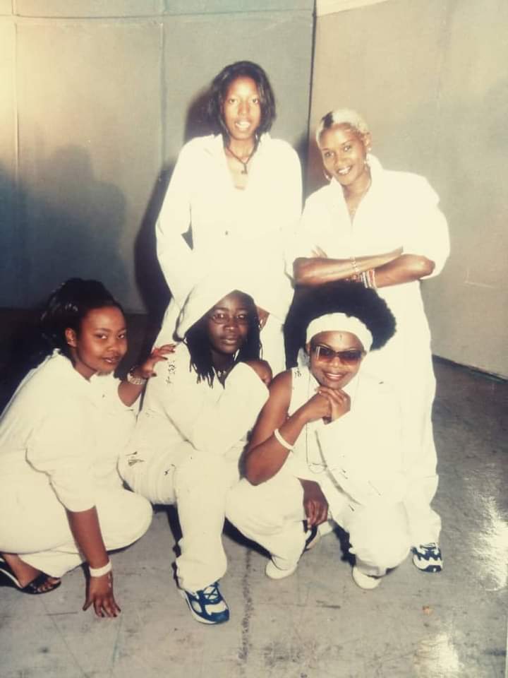Laka103Dot3FM's tweet photo. Do you know the people in this photo? 
#RadioForYou https://t.co/NF7m6a6t6X