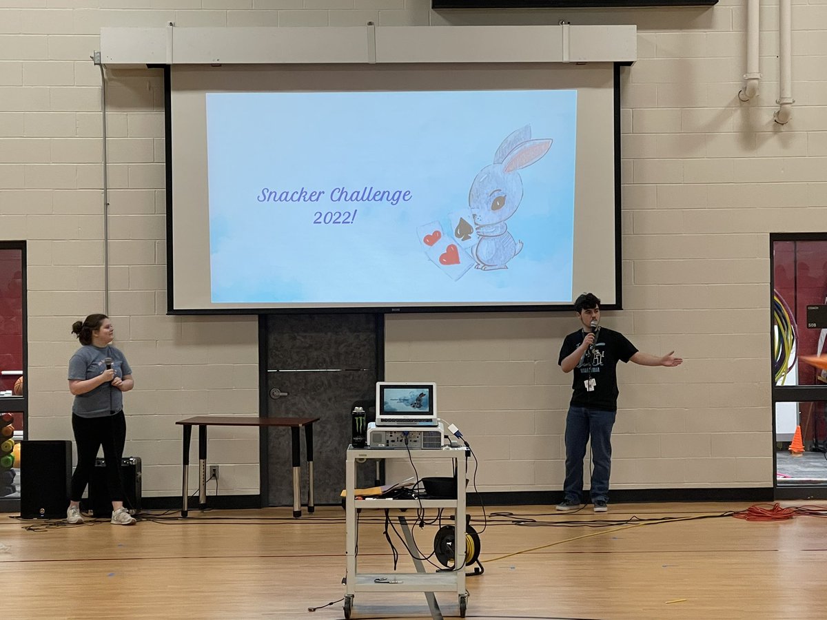 Bence_EDU's tweet image. Incredible day @NewTechCoppell Who’s ready for #SnackerChallenge2022? Come get your Macarons in 300 Hallway #BeautyAndTheBence Serving up goodness for our #nthctribe