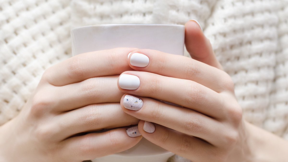 VR6Definitive's tweet photo. #uñas sanas y fuertes: es posible. 
A ti, ¿Cómo te gusta llevarlas? 😀

#uñassanas #uñasfuertes #complementoalimenticio #nails #vr6funciona #nailart https://t.co/BiM8nYlcRf