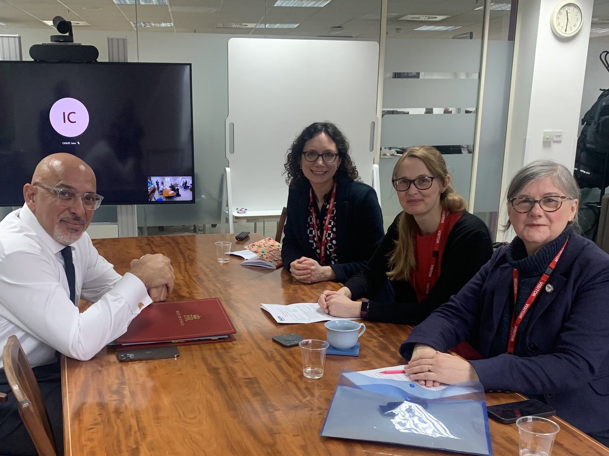 CatSmithMP's tweet photo. With vacancies at a five year high and 4,995 children and family social workers leaving the profession in 2021 - an increase of 16% - we have a crisis. 

Along with @BASW_UK I met with Secretary of State @nadhimzahawi to discuss how Govt can better help retain social workers. https://t.co/WRif5JaTlc