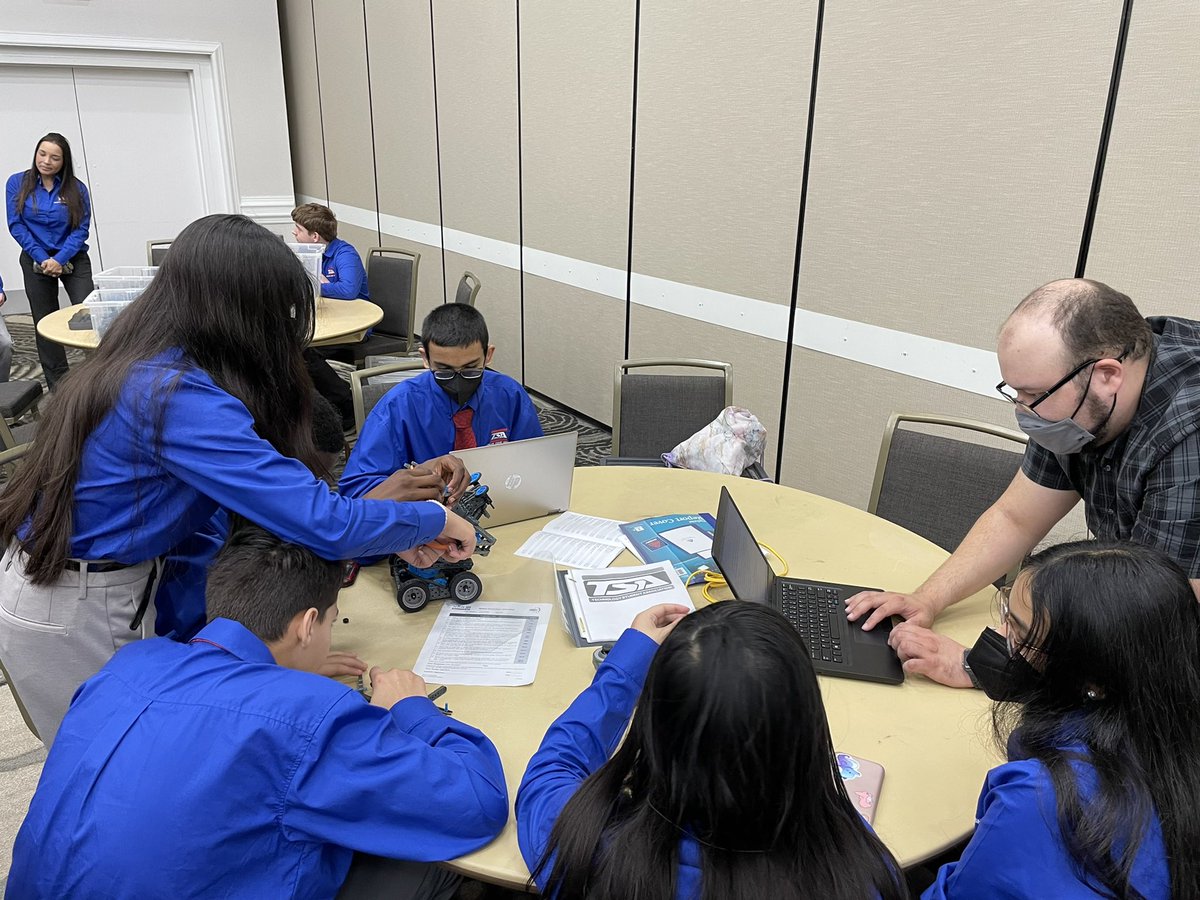 Our Horizon Middle School TSA team competed against the state of Florida this past weekend. Our students worked hard morning to night in this competition. They showed Eagle pride and all became finalists!Congrats to our Eagles and continue to SOAR!
<a href="/Osceolaschools/">Osceola Schools</a> <a href="/fltsa/">Florida TSA</a> #hzmstsa