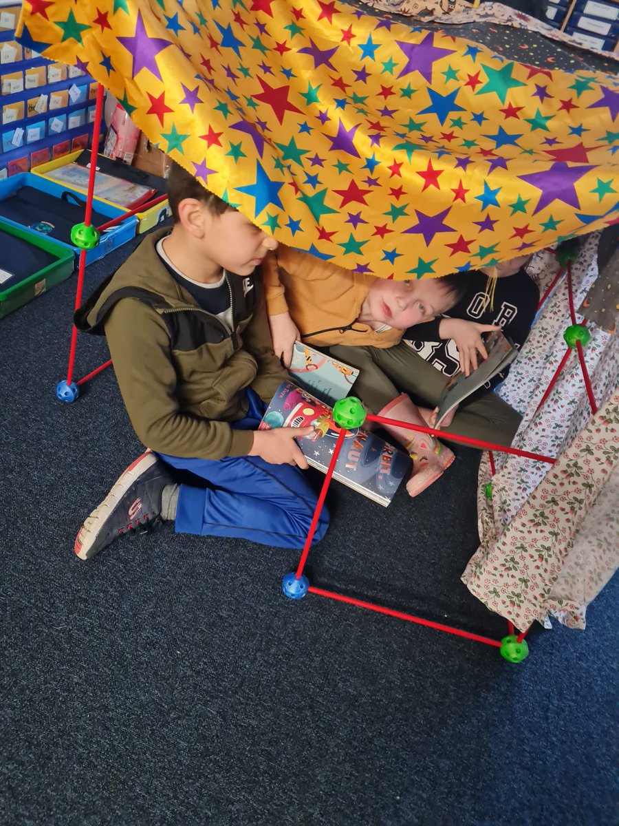 Some of the children in P2 have been building reading dens to relax and enjoy their book Suzy Orbit Astronaut. They look amazing! #WorldBookDay @dedridgeps