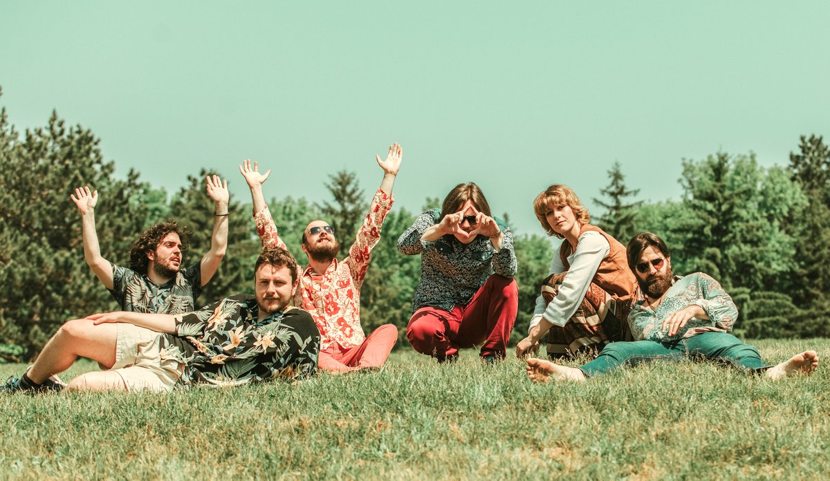 SKCNoviSad's tweet photo. Grupe Rebel Star i Bohemija sviraju zajednički koncert i predstavljaju fantastične albume objavljene krajem prošle godine – „Početak i kraj“ i „Putujemo“.
U Novom Sadu će nastupiti 25. marta u SKCNS Fabrici. 
Detaljnije na https://t.co/ewcMHBpOF4. https://t.co/eKlAYsArEz