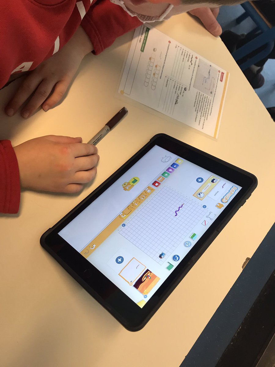 61Ien's tweet photo. Codages de déplacements avec les ozobot en CM1 à l’école publique de Moulins-la-Marche et programmation avec Scratch. #Orne #enir https://t.co/1rAOuWbV3Q