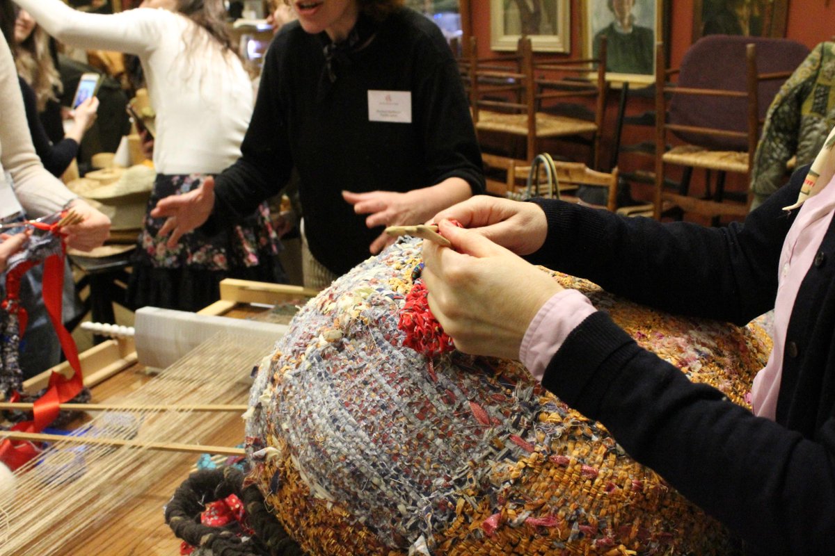 ArtWorkersGuild's tweet photo. The AWG Outreach committee recently hosted a special #MaterialWitness session with @CourtauldRes and @CHASE_DTP funded PHD students, who joined us for an afternoon of practical engagement with material processes, with demonstrations from our members. https://t.co/xAm8DJXpIj https://t.co/NBgf2Sm798