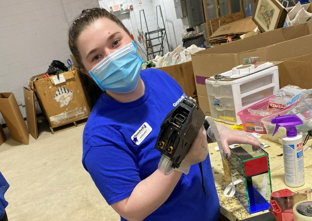 GoodwillCVandHR's tweet image. “Margaret has been a powerhouse in the wares department here at Emporia. We would like to thank her for all of her hard work and let her know that it does not go unnoticed!” 

Thanks, Margaret, for showing why #TeamGoodwill is the best! 

Join our team - bit.ly/21GWwork